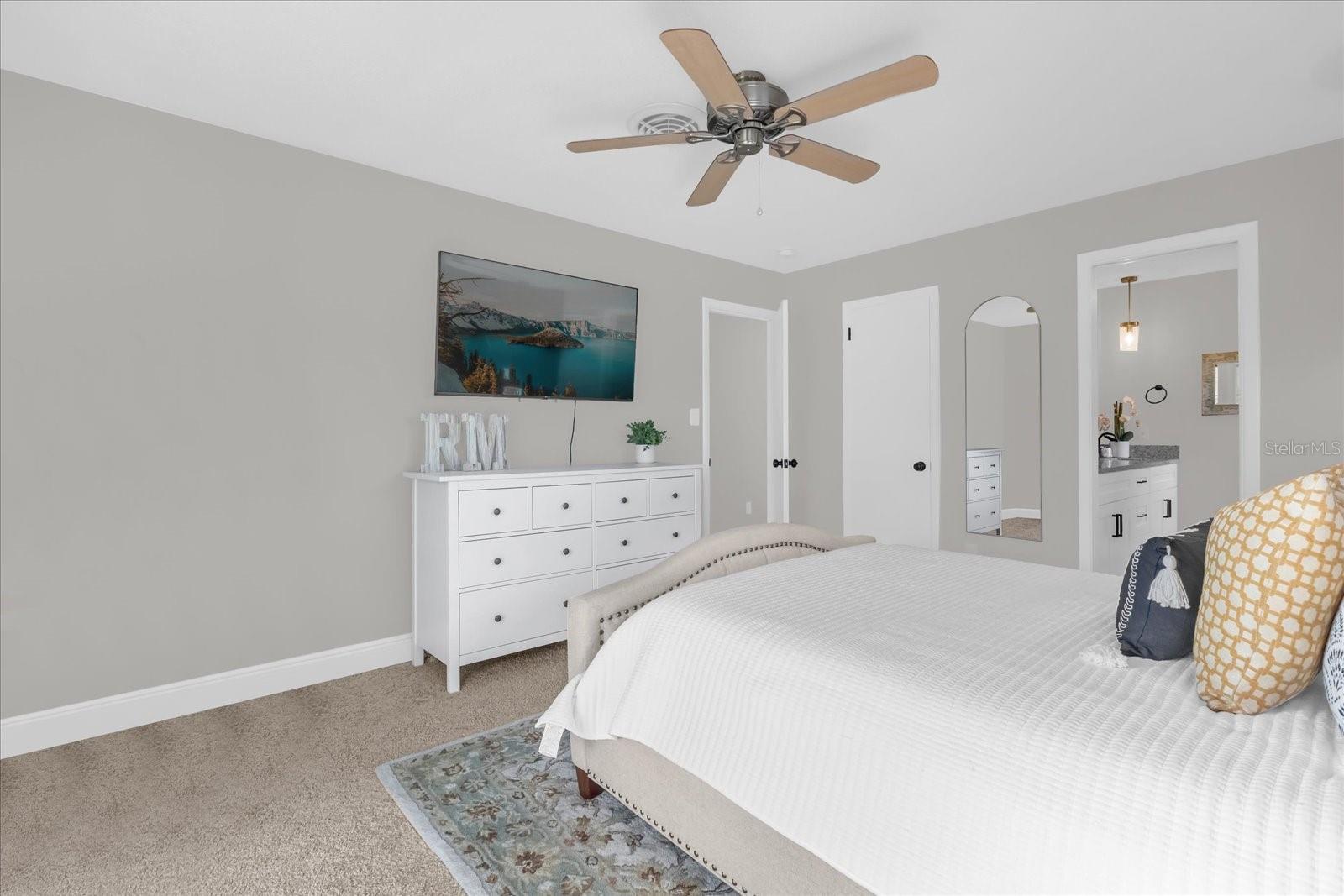 Image 13 of 33 For 806 Arlington Boulevard