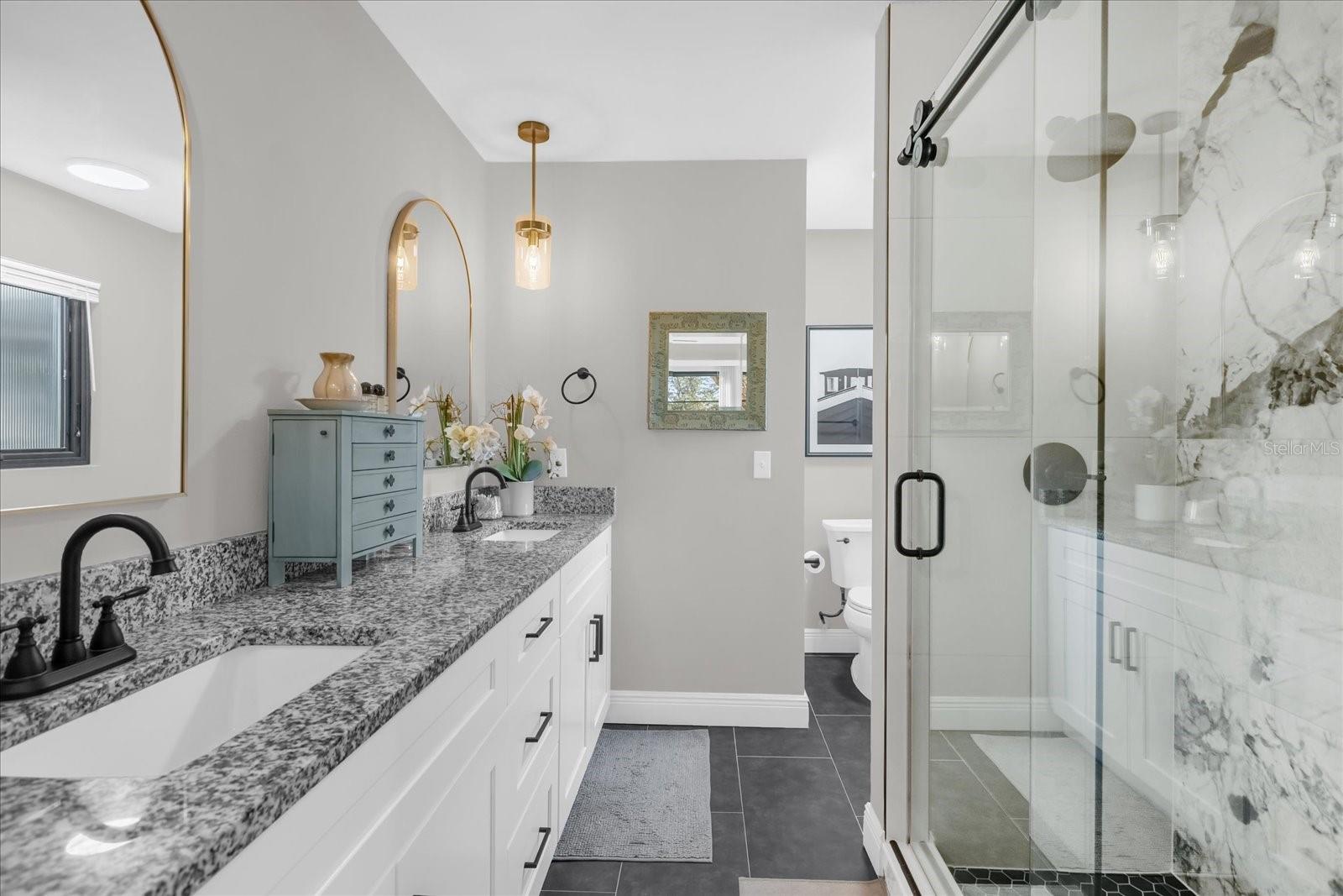 Image 14 of 33 For 806 Arlington Boulevard