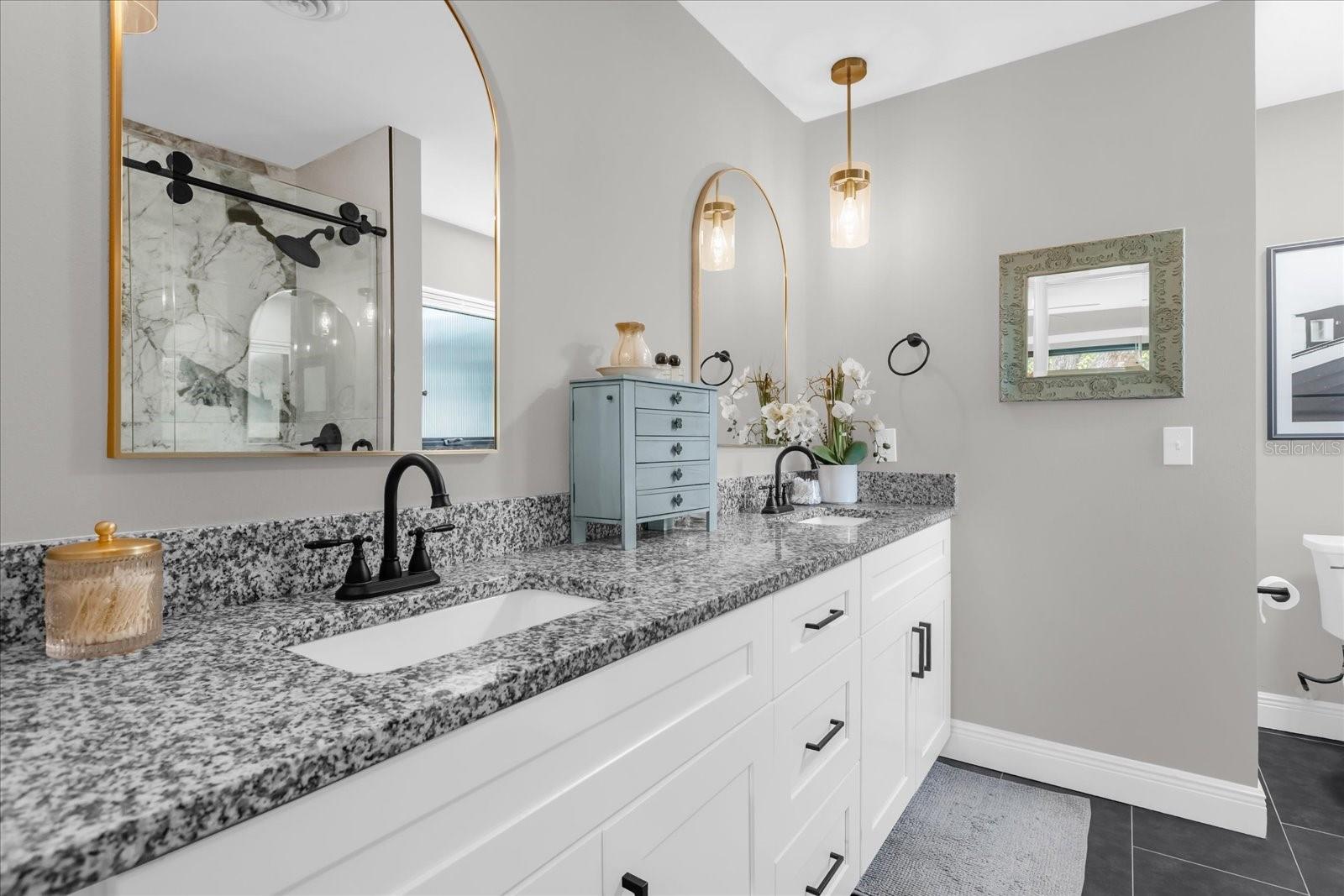 Image 16 of 33 For 806 Arlington Boulevard