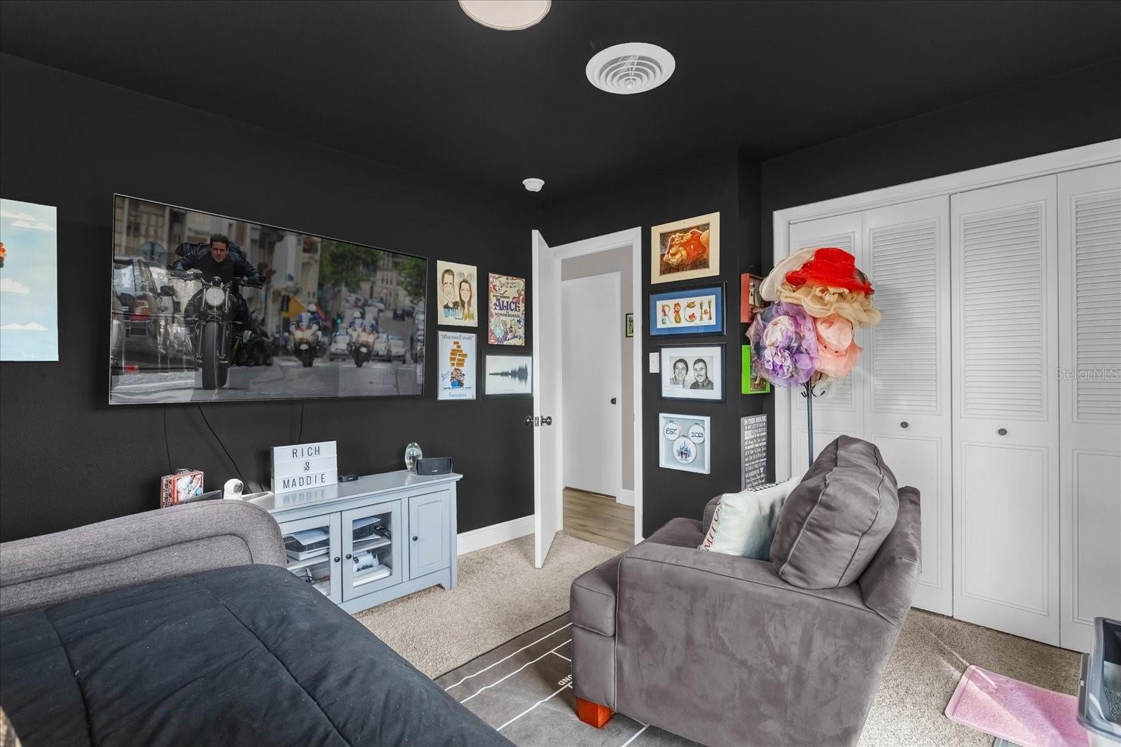 Image 21 of 33 For 806 Arlington Boulevard