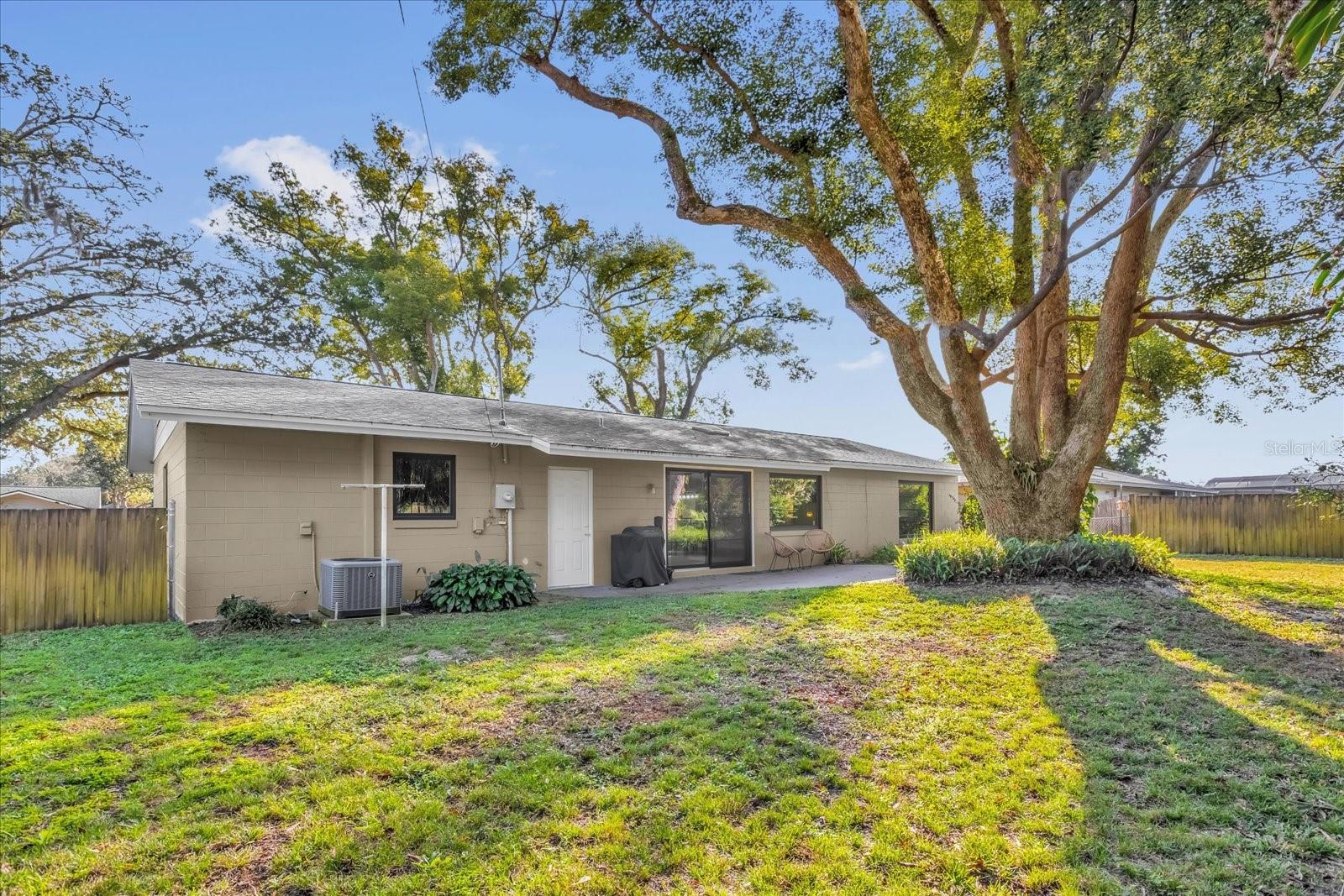 Image 27 of 33 For 806 Arlington Boulevard