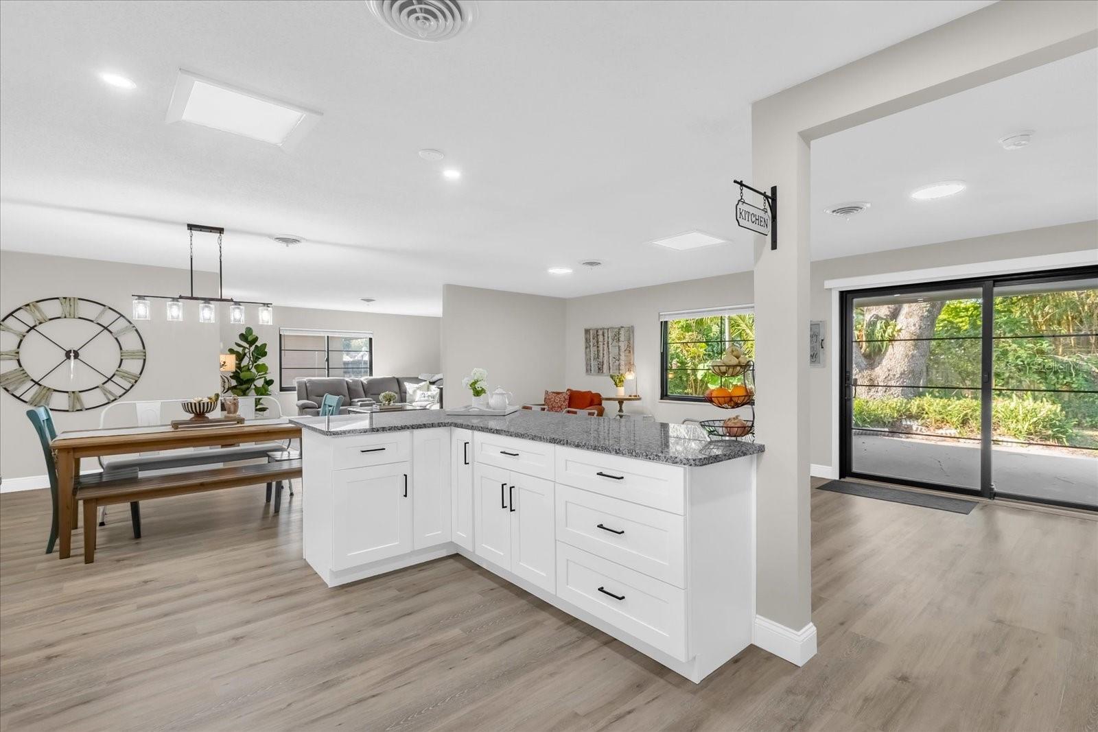 Image 8 of 33 For 806 Arlington Boulevard