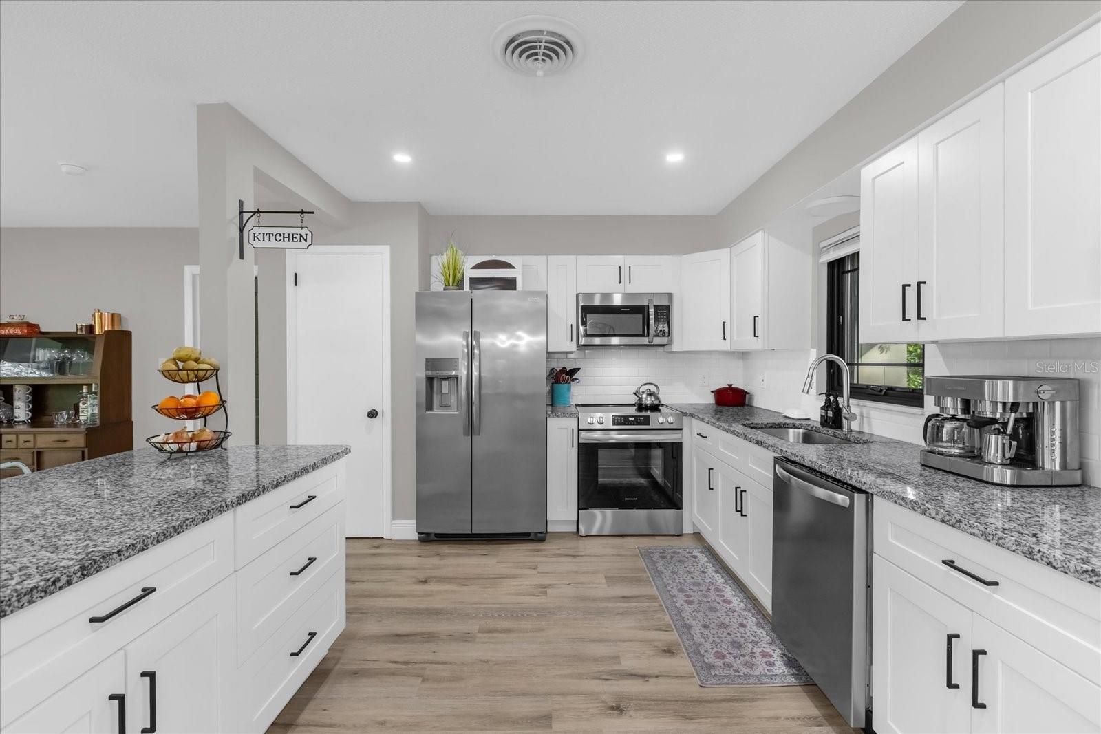 Image 9 of 33 For 806 Arlington Boulevard