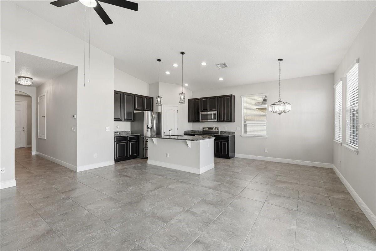 Image 4 of 14 For 11007 Inside Loop