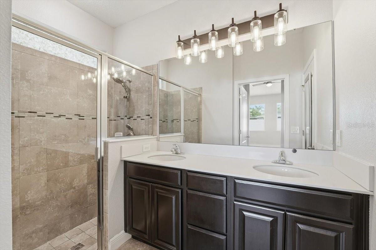 Image 8 of 14 For 11007 Inside Loop