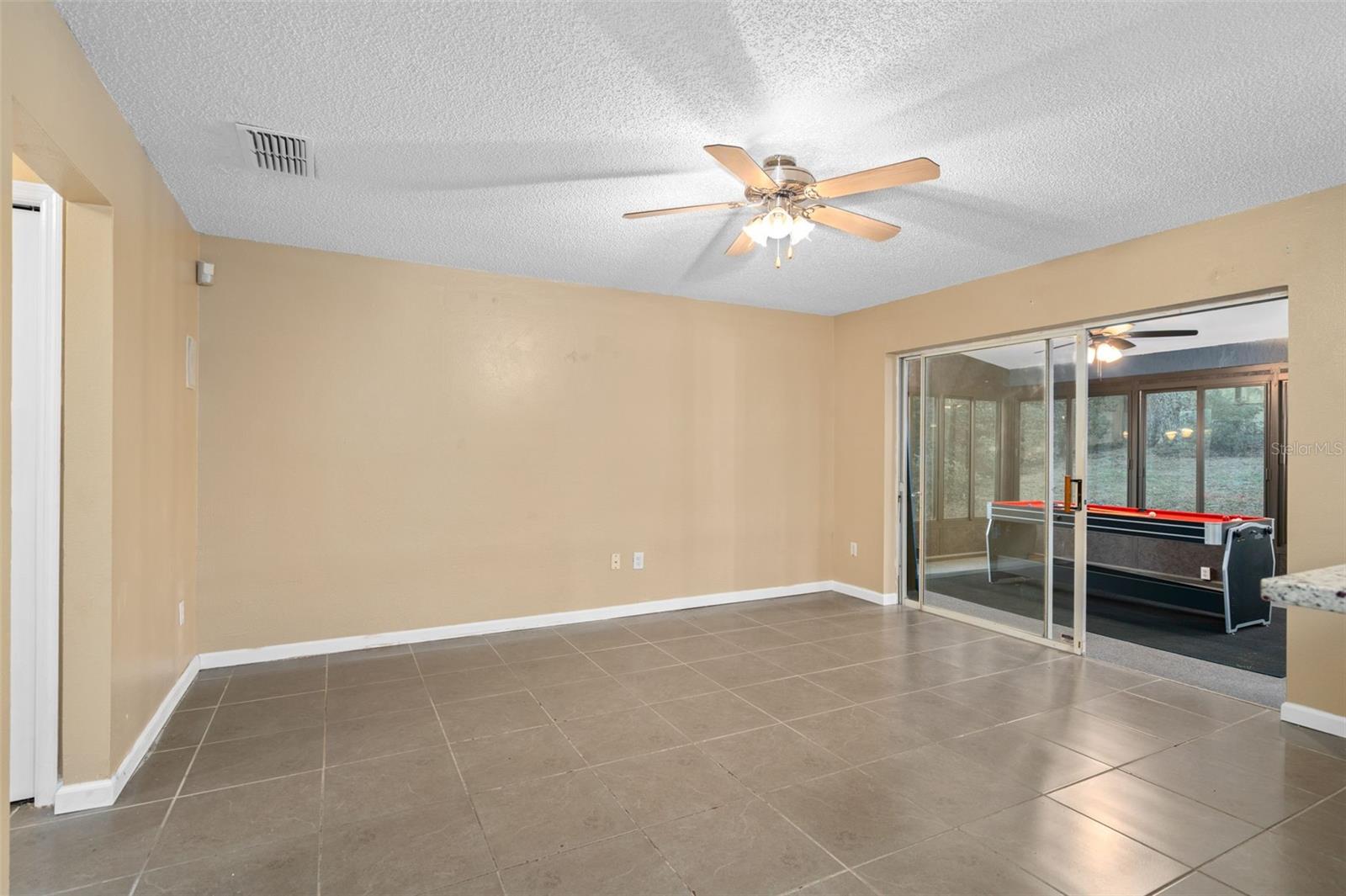 Image 11 of 39 For 6010 Mountel Court