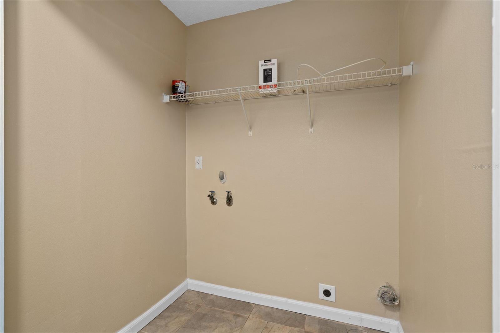 Image 18 of 39 For 6010 Mountel Court