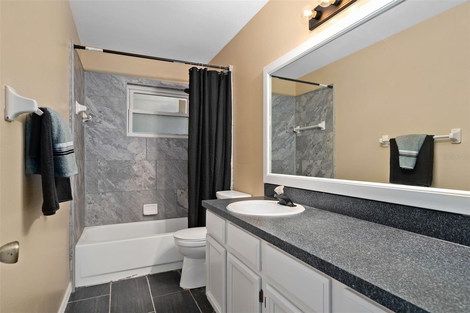 Image 27 of 39 For 6010 Mountel Court