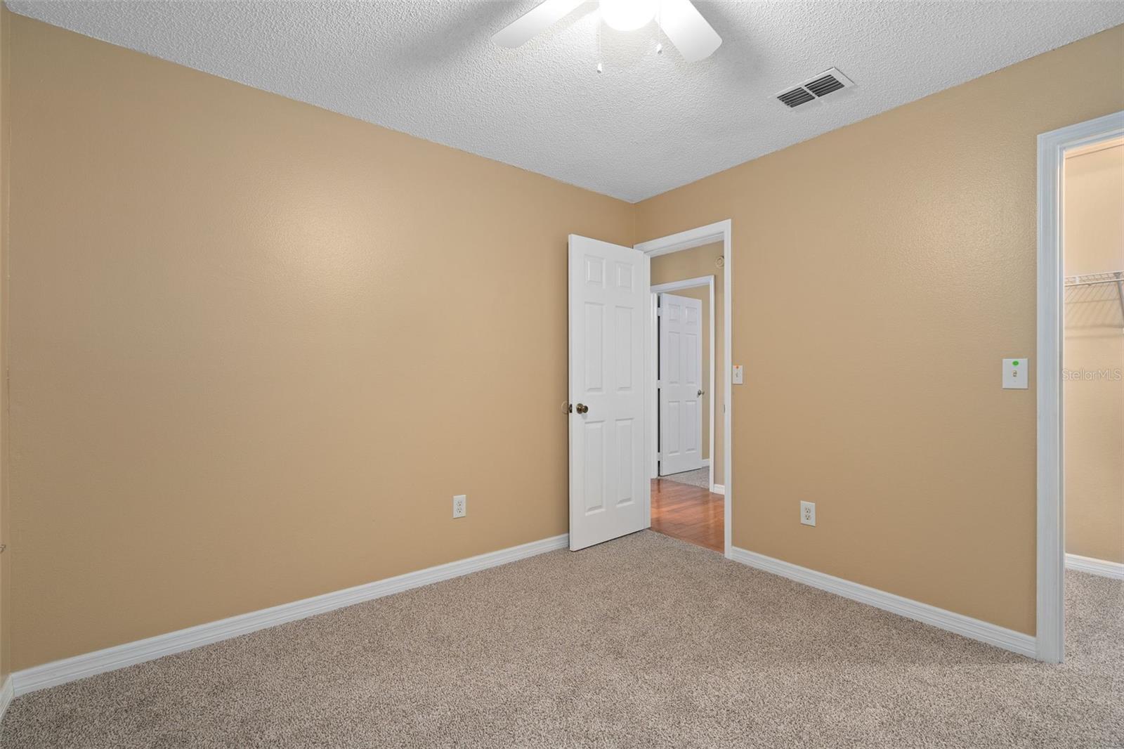 Image 31 of 39 For 6010 Mountel Court