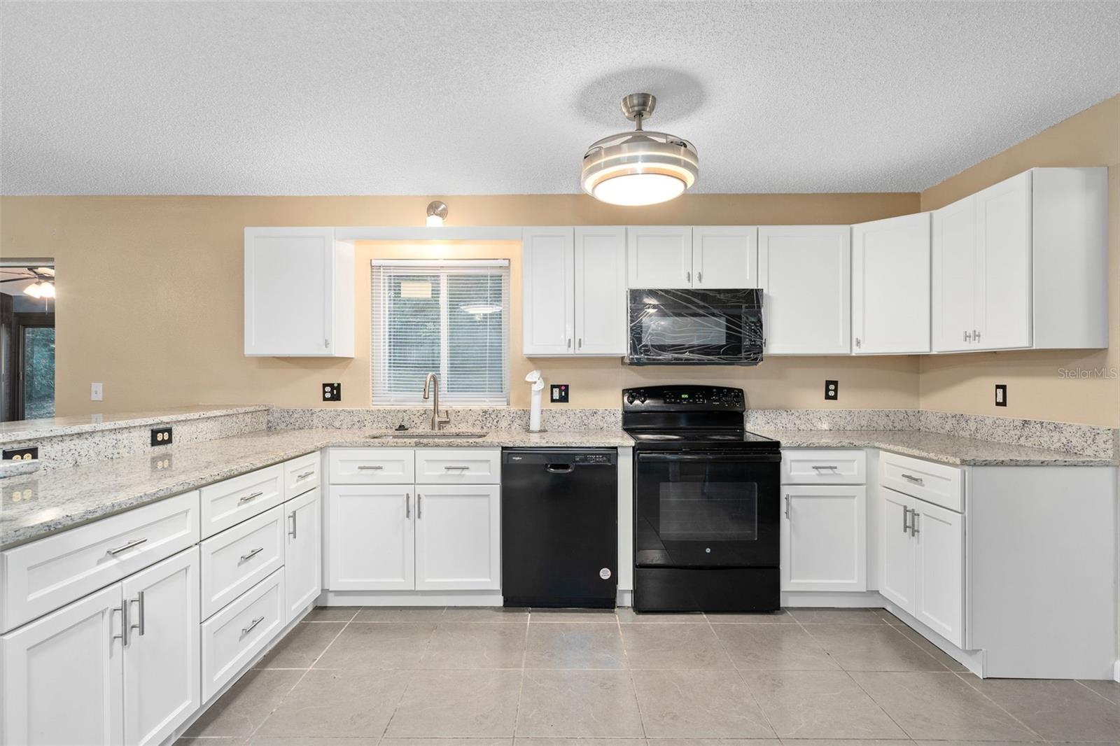 Image 9 of 39 For 6010 Mountel Court