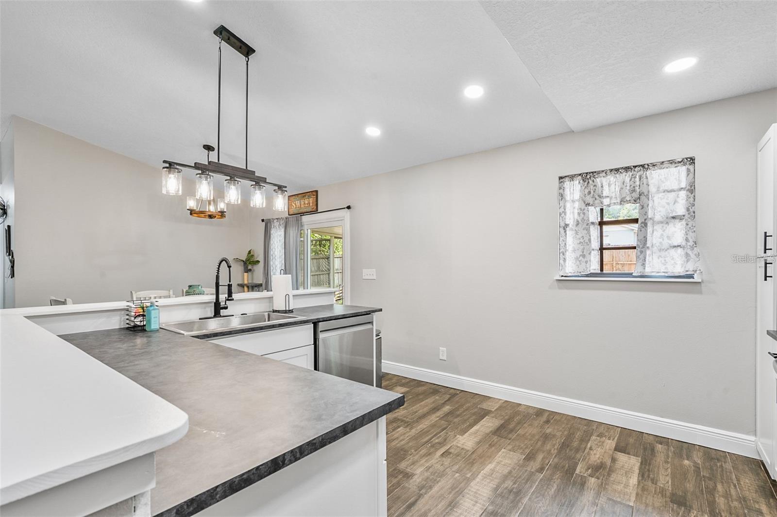 Image 12 of 32 For 17411 Hillside Drive