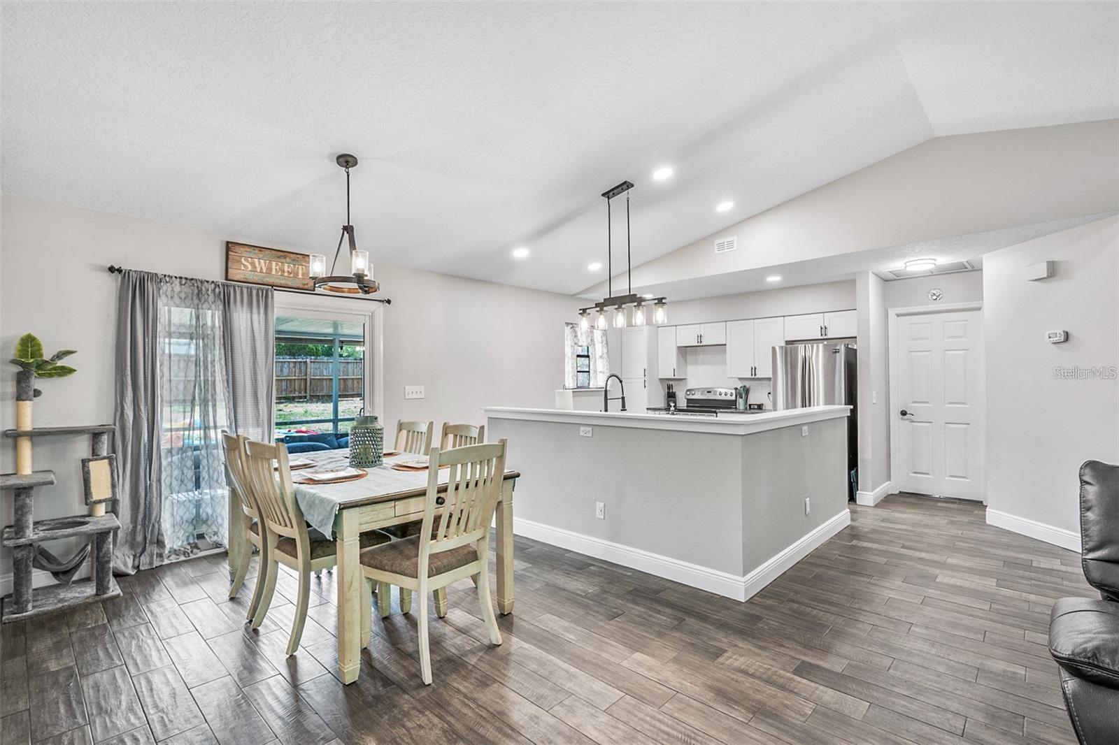 Image 13 of 32 For 17411 Hillside Drive