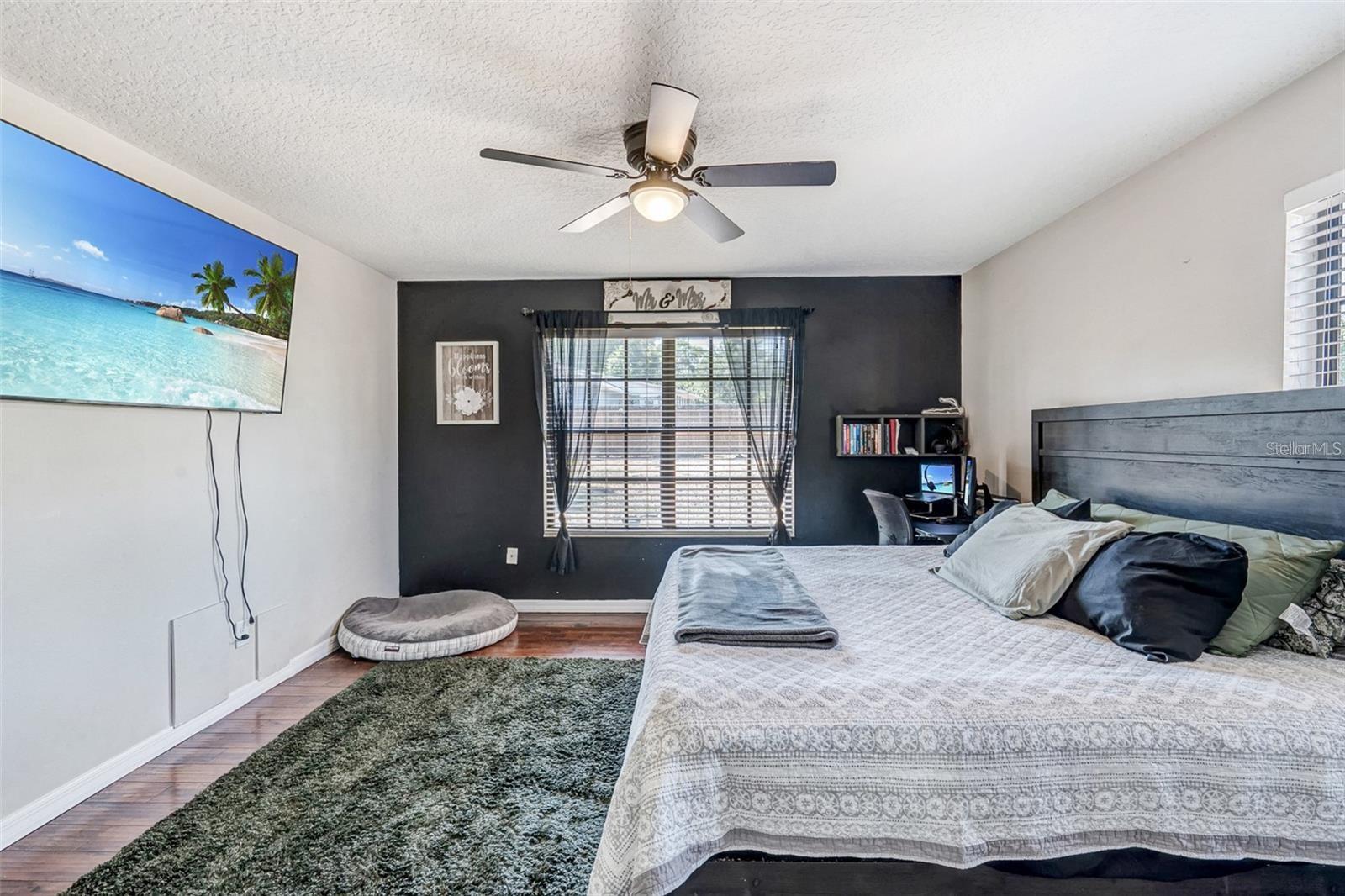 Image 16 of 32 For 17411 Hillside Drive