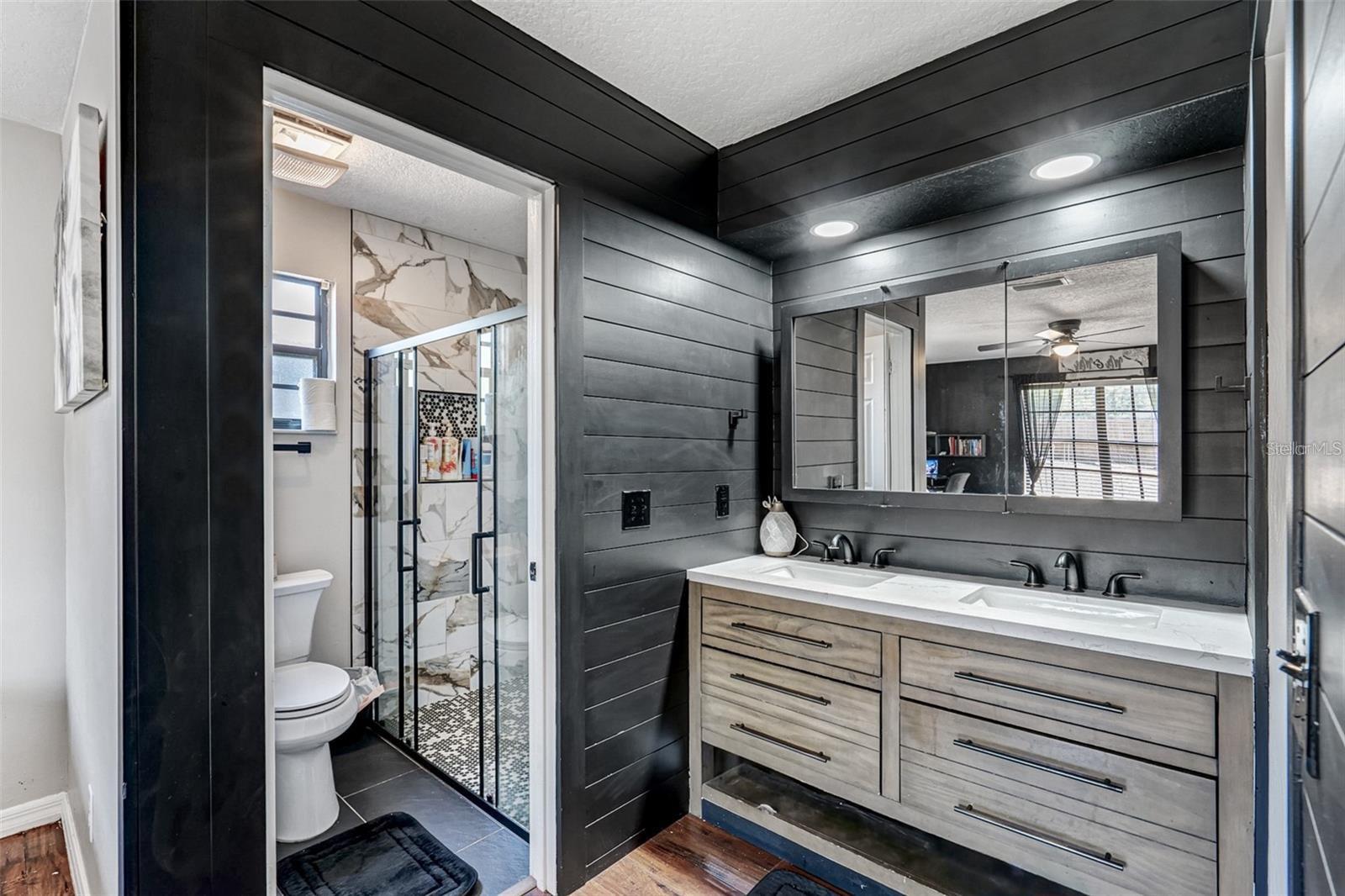 Image 18 of 32 For 17411 Hillside Drive