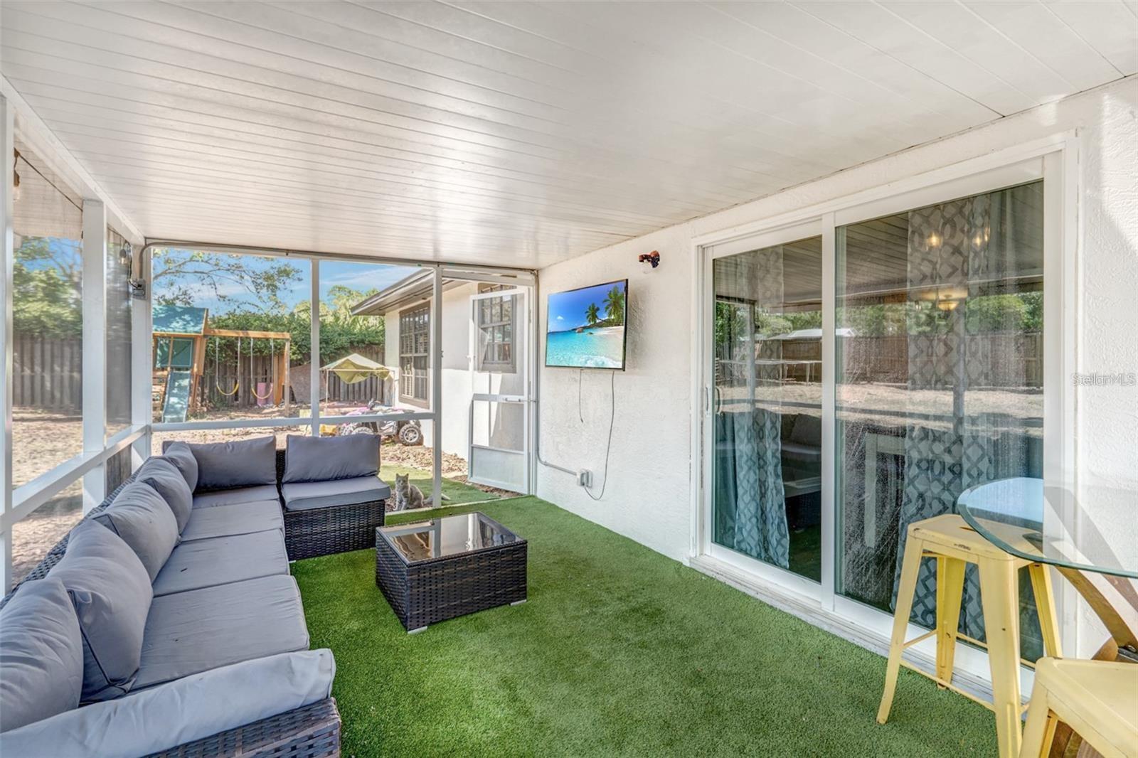 Image 27 of 32 For 17411 Hillside Drive