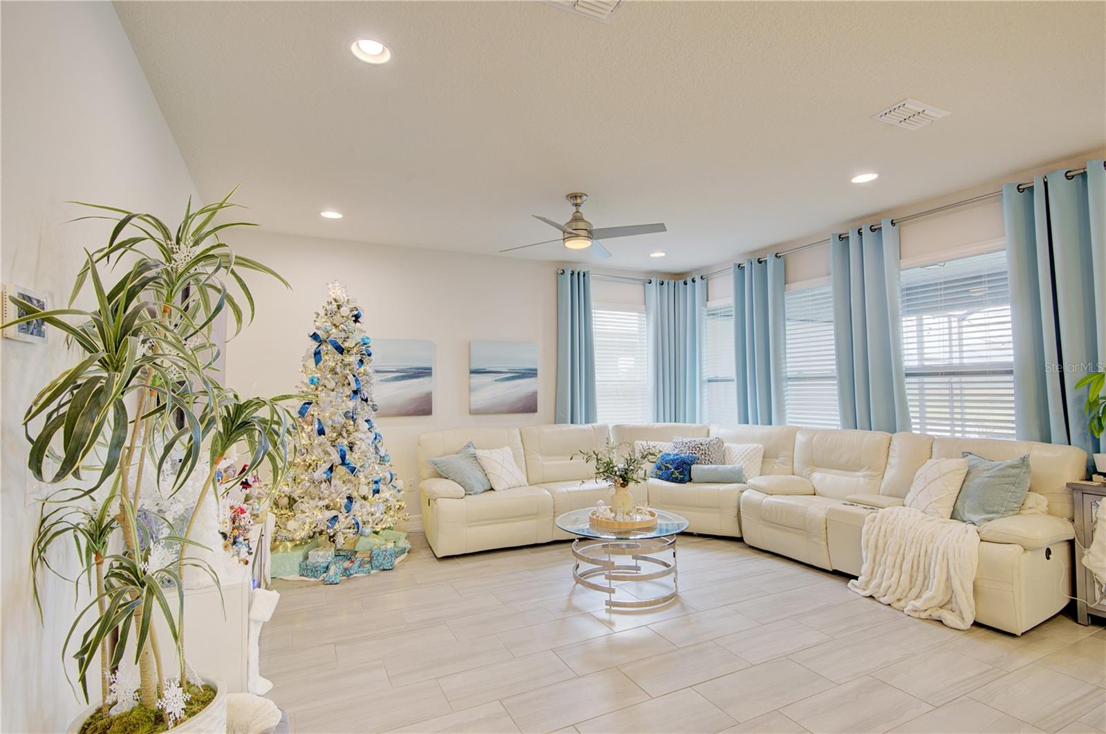 Image 5 of 61 For 1132 Wood Dale Circle