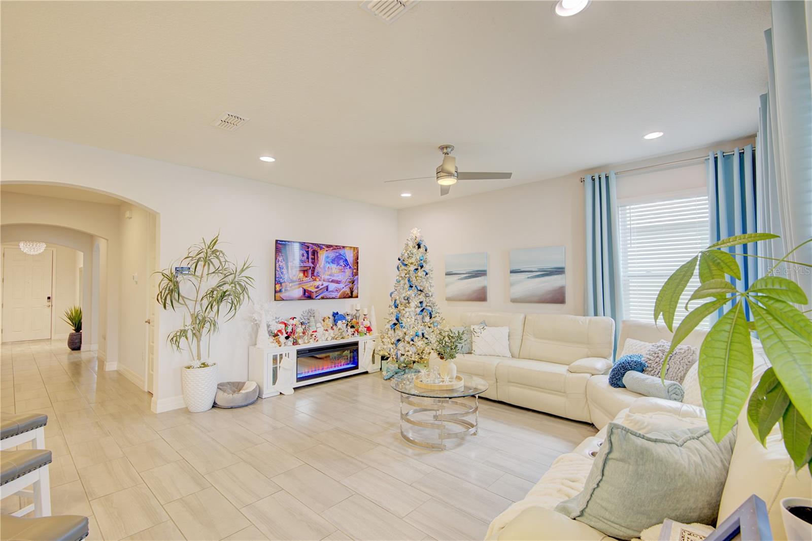 Image 7 of 61 For 1132 Wood Dale Circle