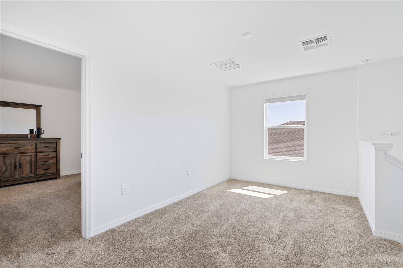 Image 18 of 47 For 1179 Tyler Loop