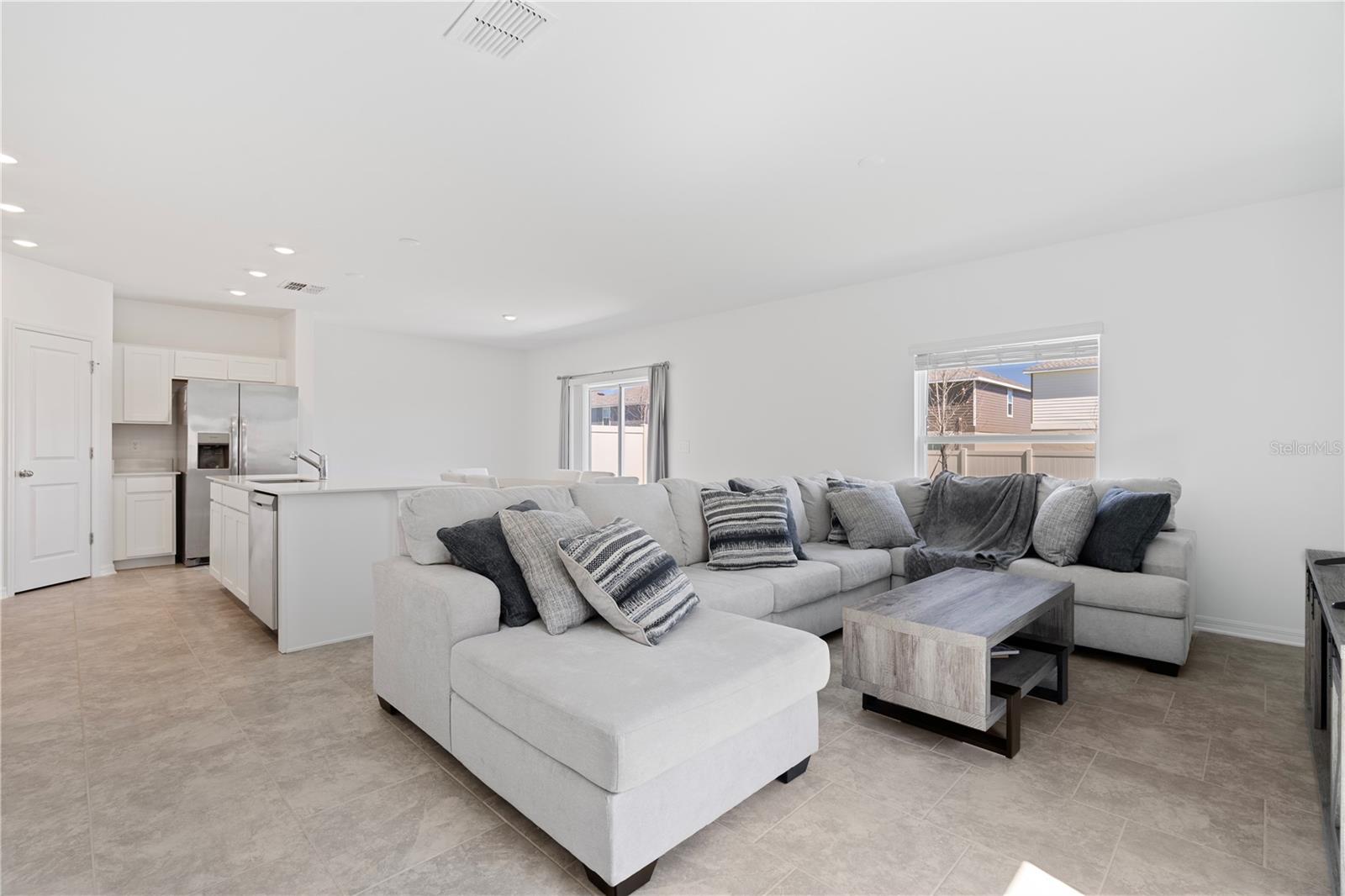 Image 2 of 47 For 1179 Tyler Loop