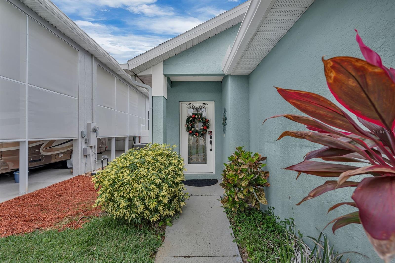 Image 3 of 55 For 16627 Citrus Parkway