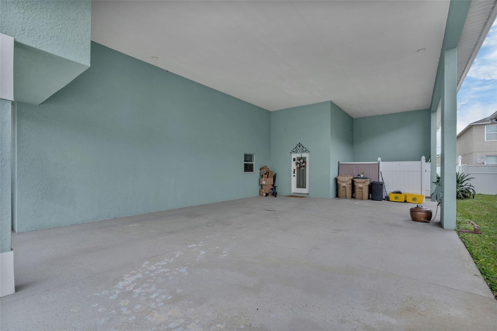 Image 31 of 55 For 16627 Citrus Parkway