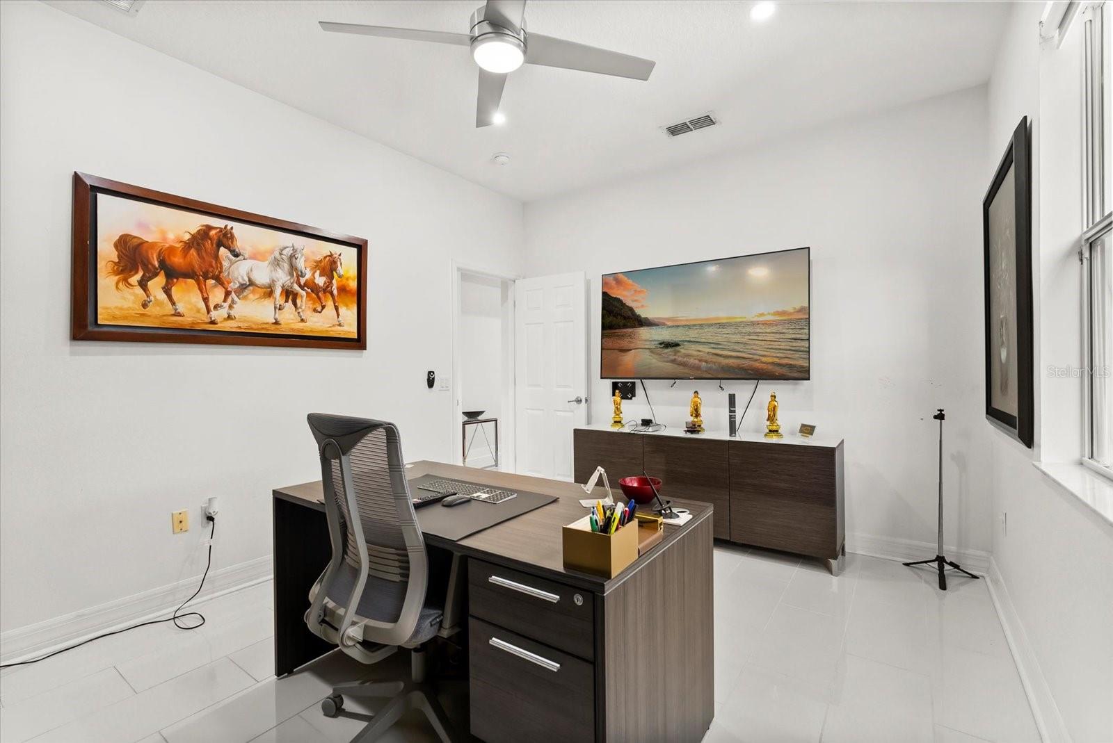 Image 11 of 51 For 10148 Malpas Point