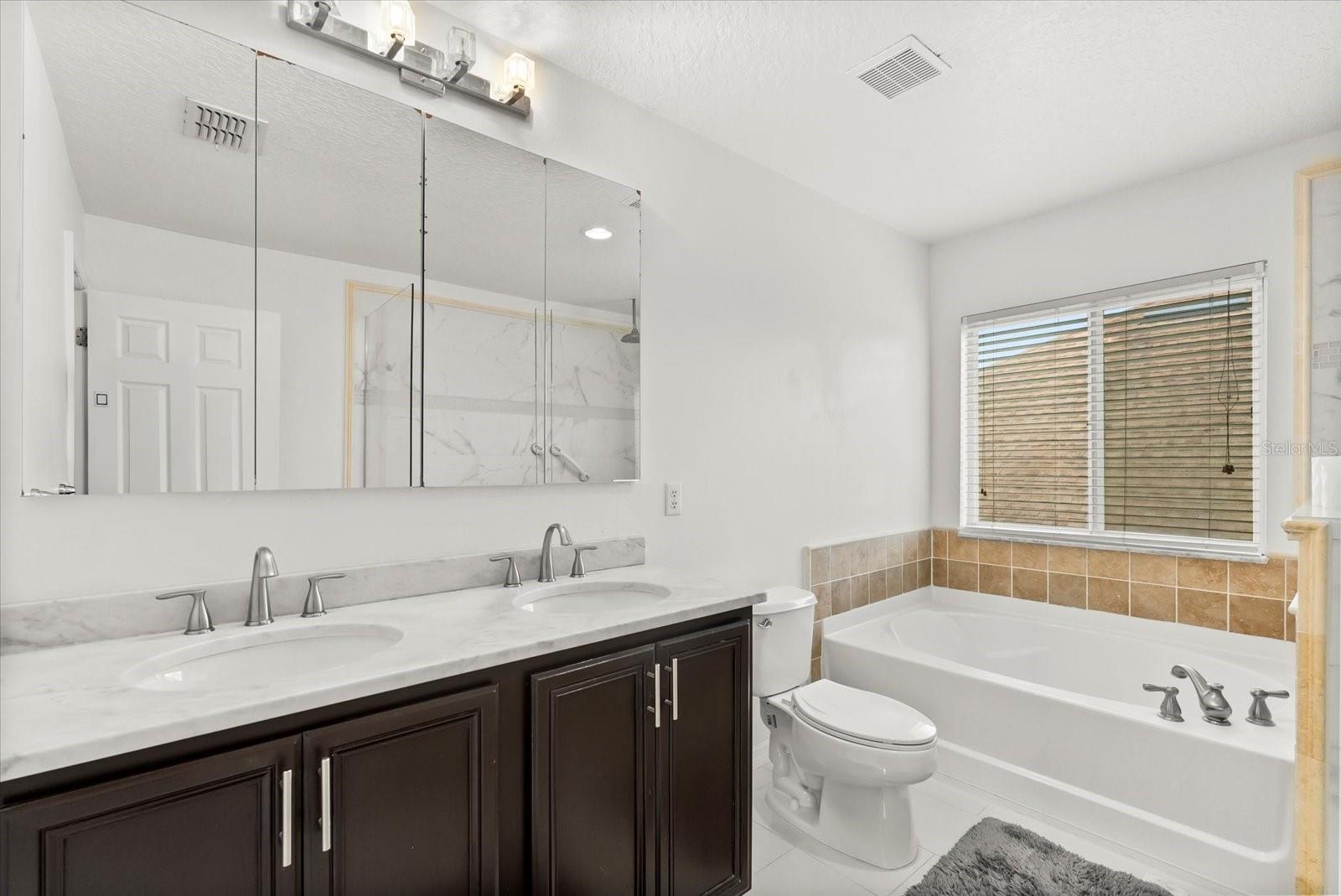 Image 24 of 51 For 10148 Malpas Point