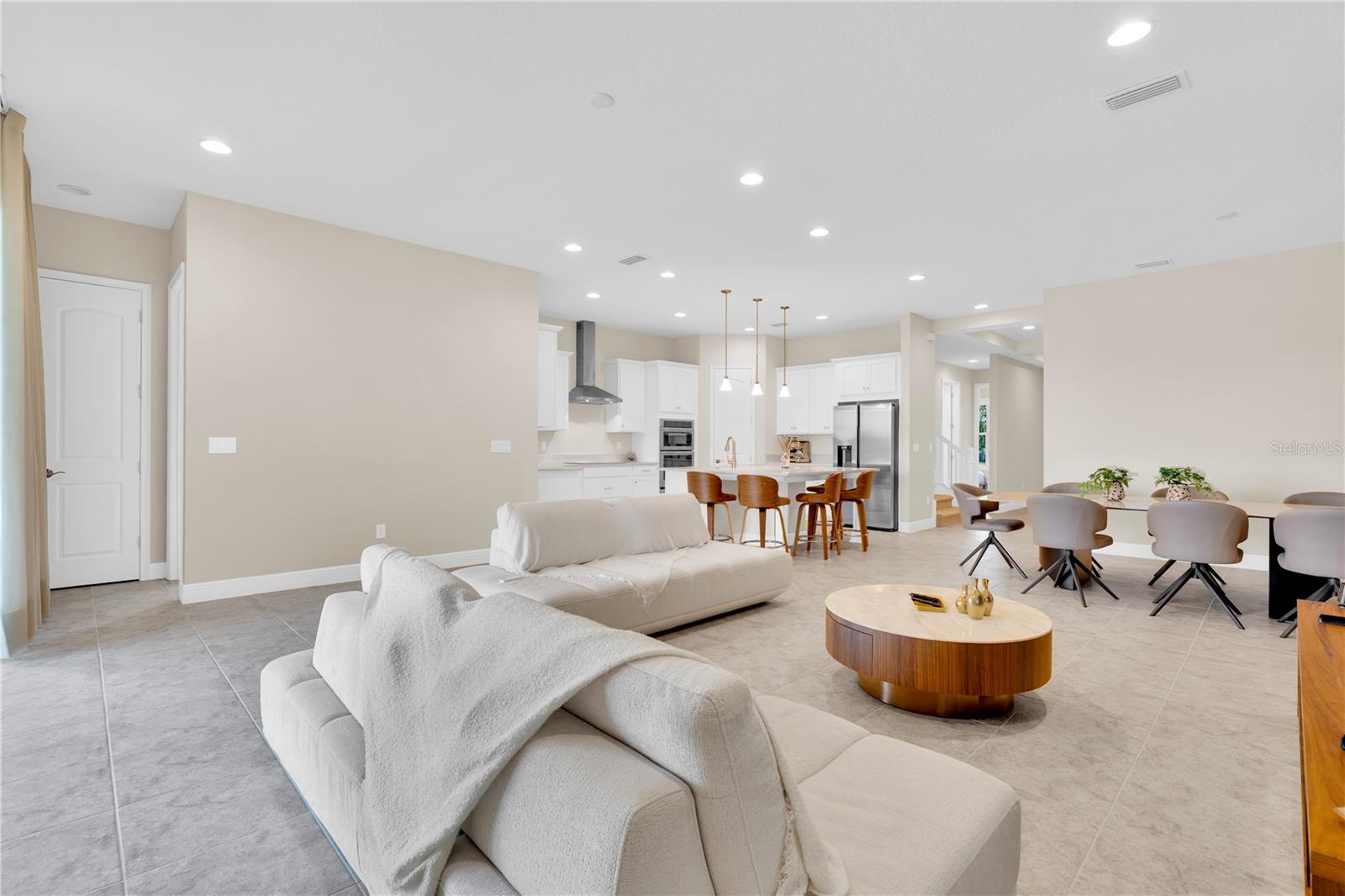 Image 2 of 40 For 13333 Oakenshaw Lane