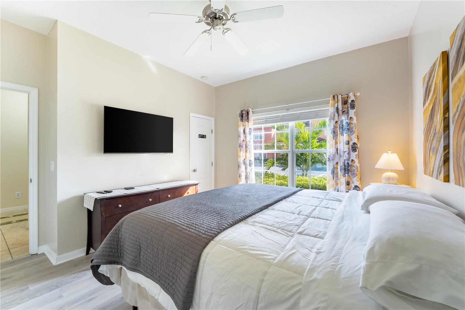 Image 31 of 67 For 8963 Majesty Palm Road