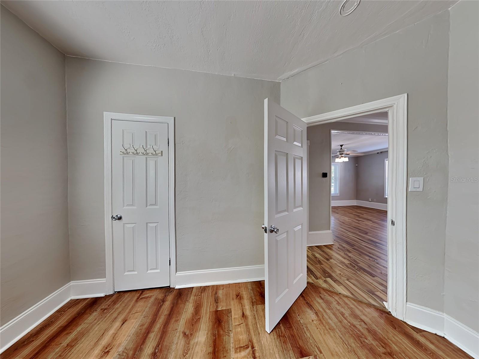 Image 5 of 12 For 1518 Pinewood Drive