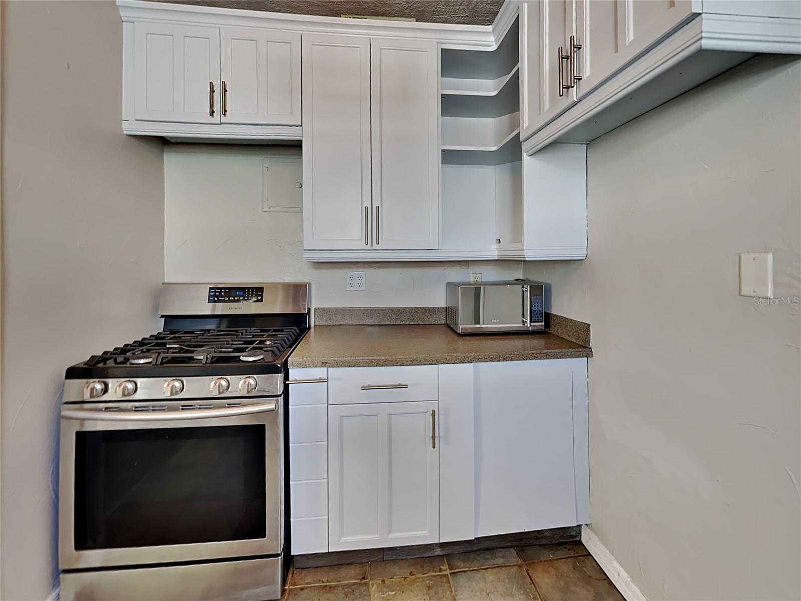 Image 9 of 12 For 1518 Pinewood Drive