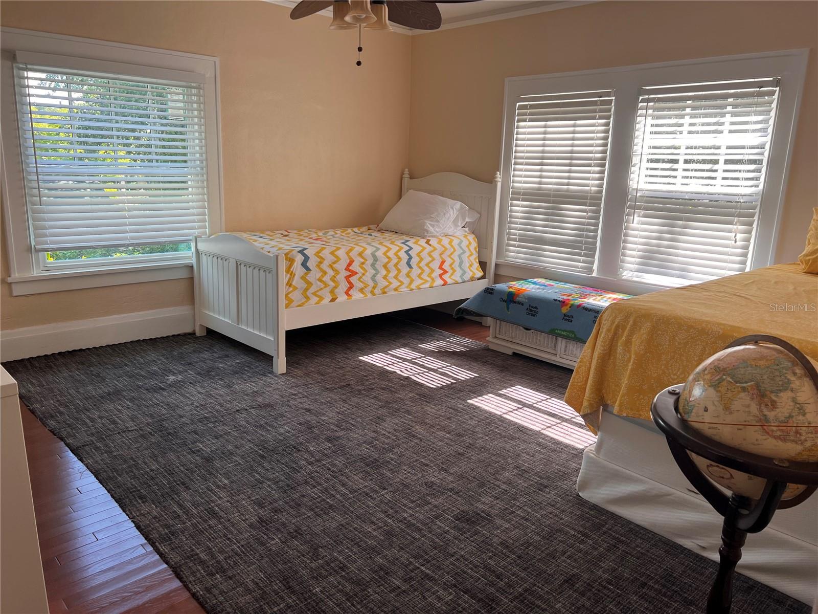 Image 4 of 20 For 21 Thornton Avenue