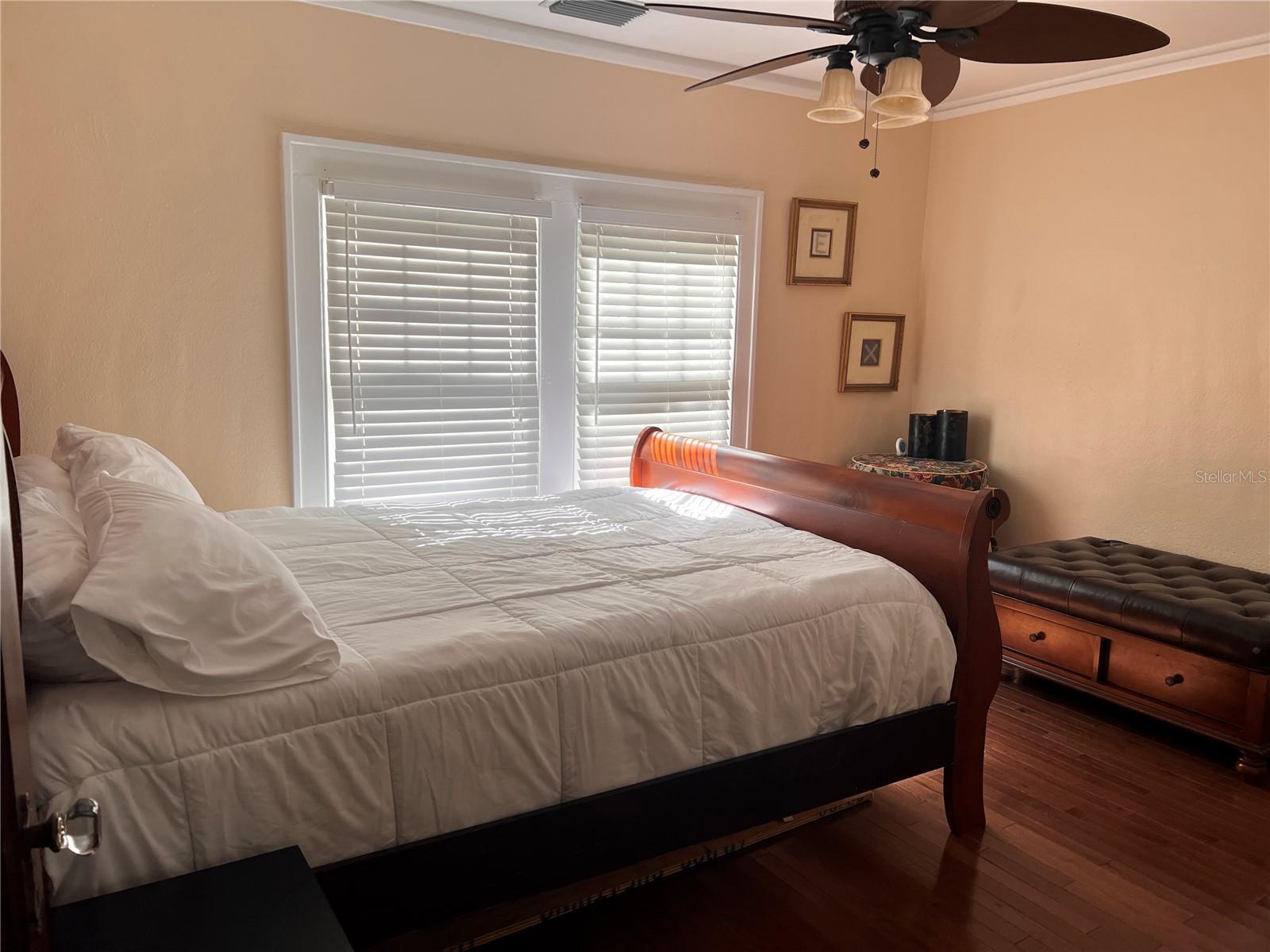 Image 8 of 20 For 21 Thornton Avenue