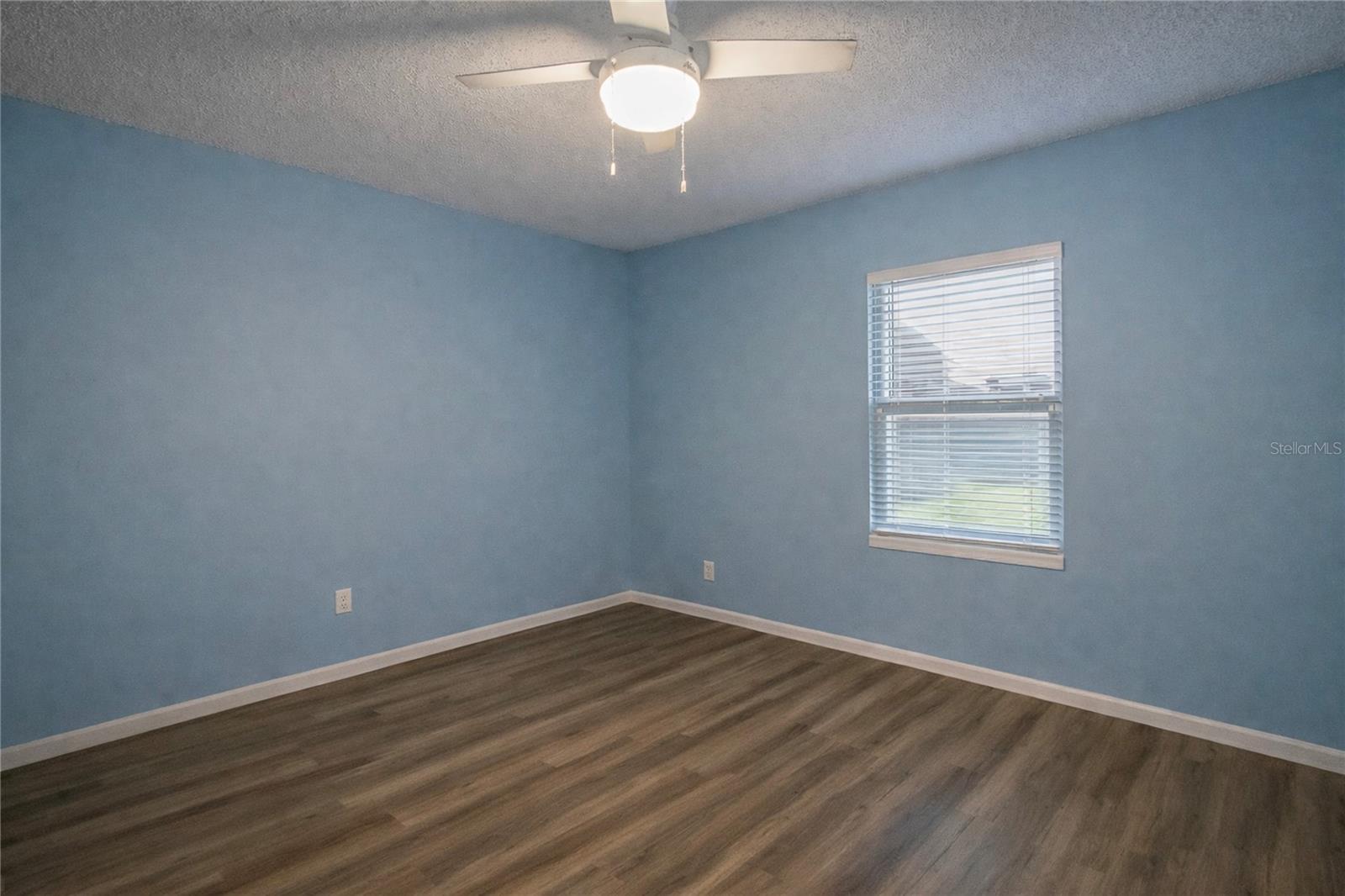 Image 19 of 26 For 7927 Sapphire Lane