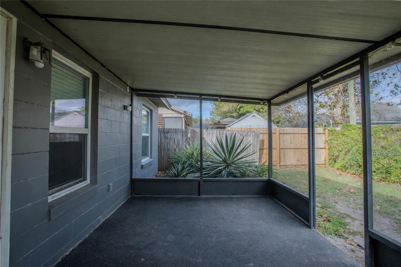 Image 20 of 26 For 7927 Sapphire Lane