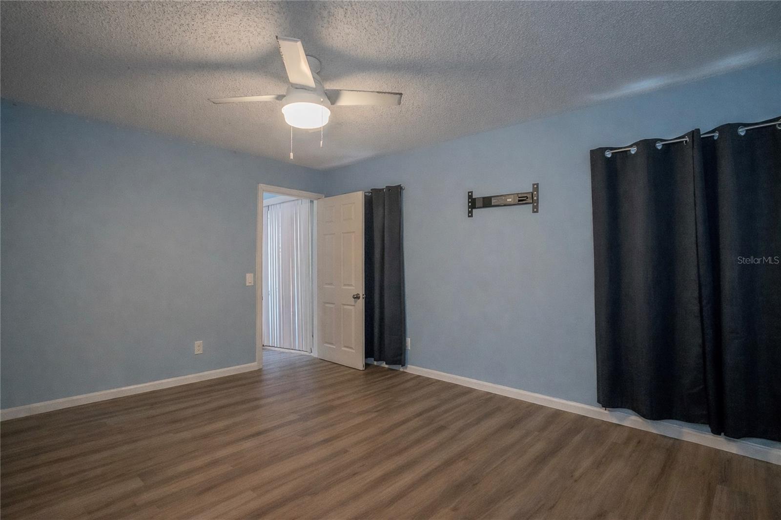 Image 9 of 26 For 7927 Sapphire Lane