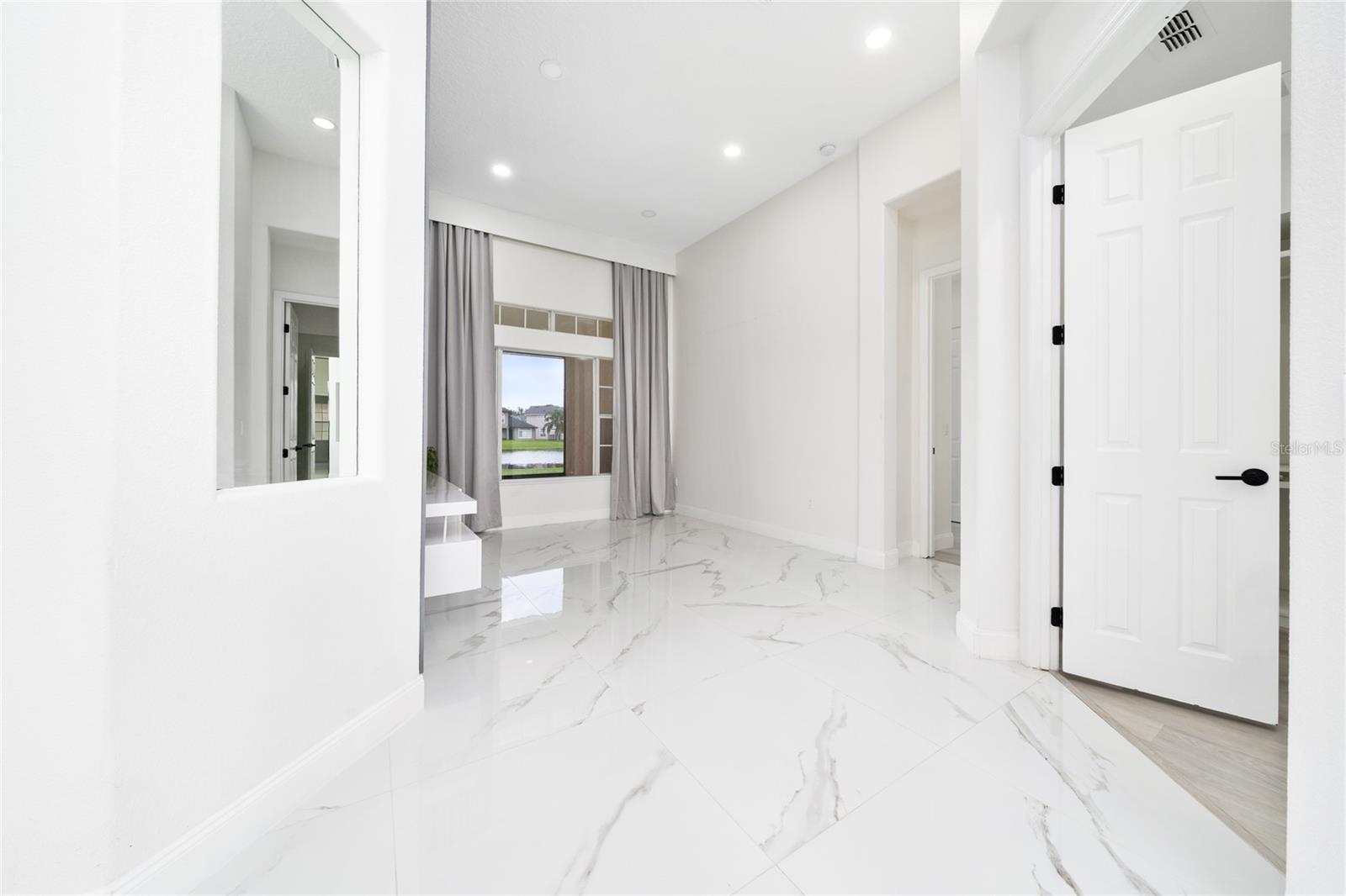 Image 21 of 51 For 16138 Bristol Lake Circle