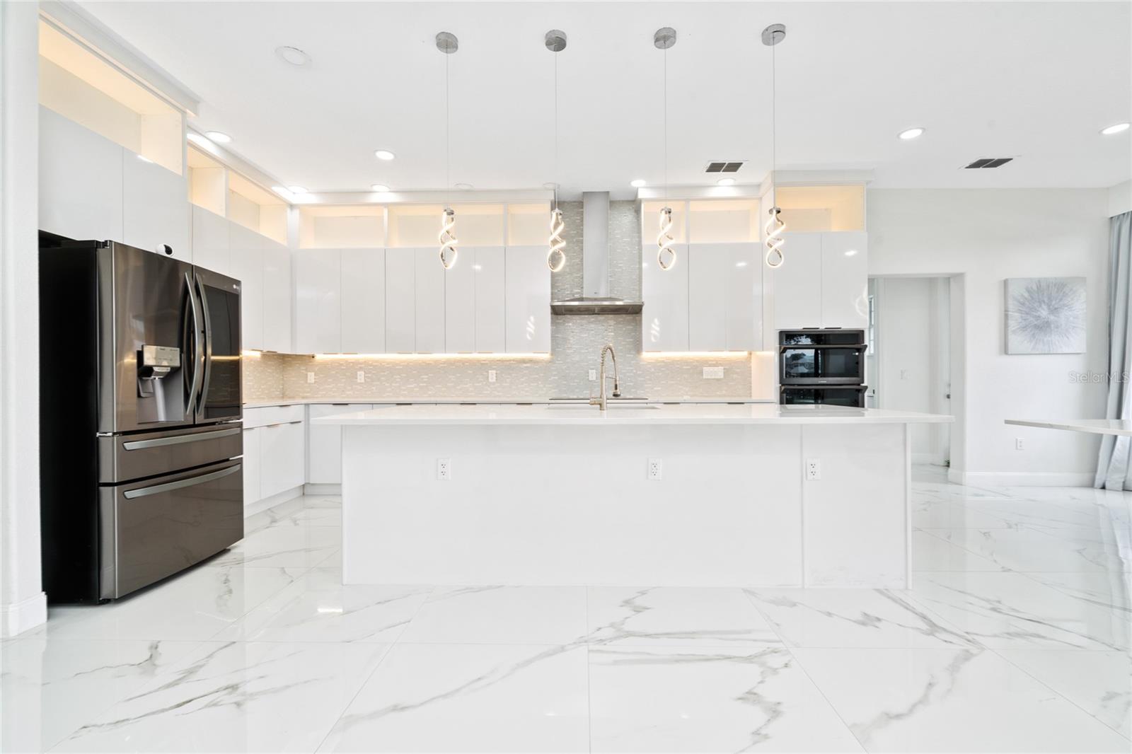 Image 26 of 51 For 16138 Bristol Lake Circle