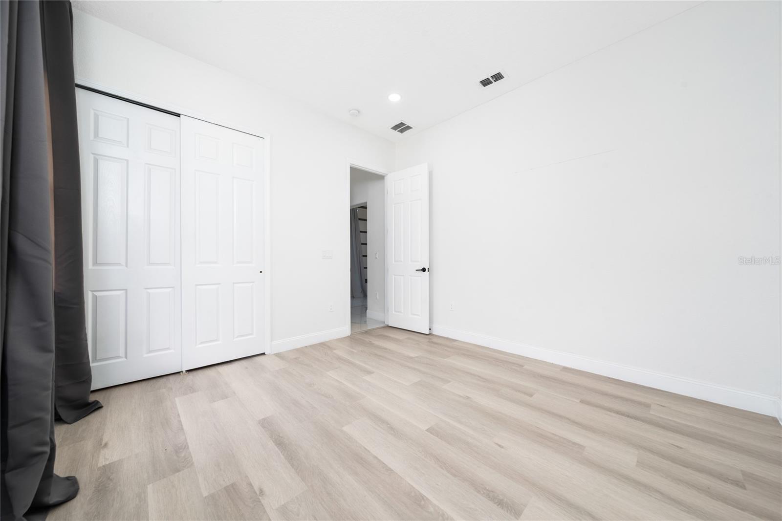 Image 33 of 51 For 16138 Bristol Lake Circle