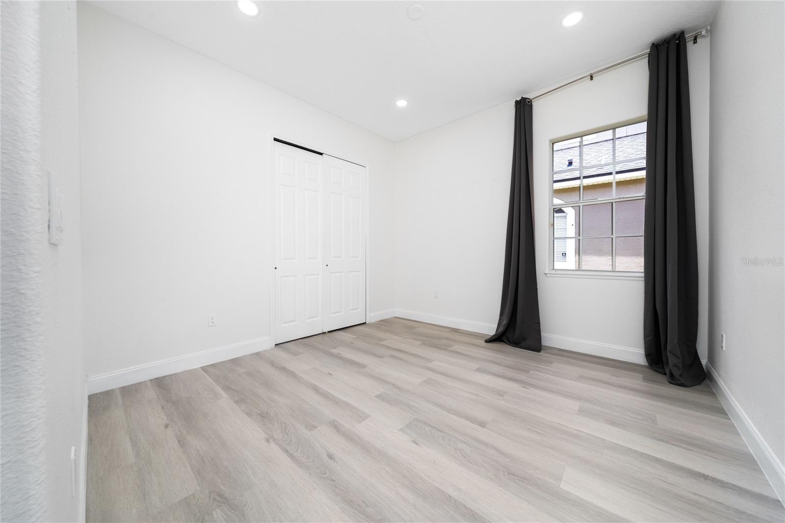 Image 36 of 51 For 16138 Bristol Lake Circle