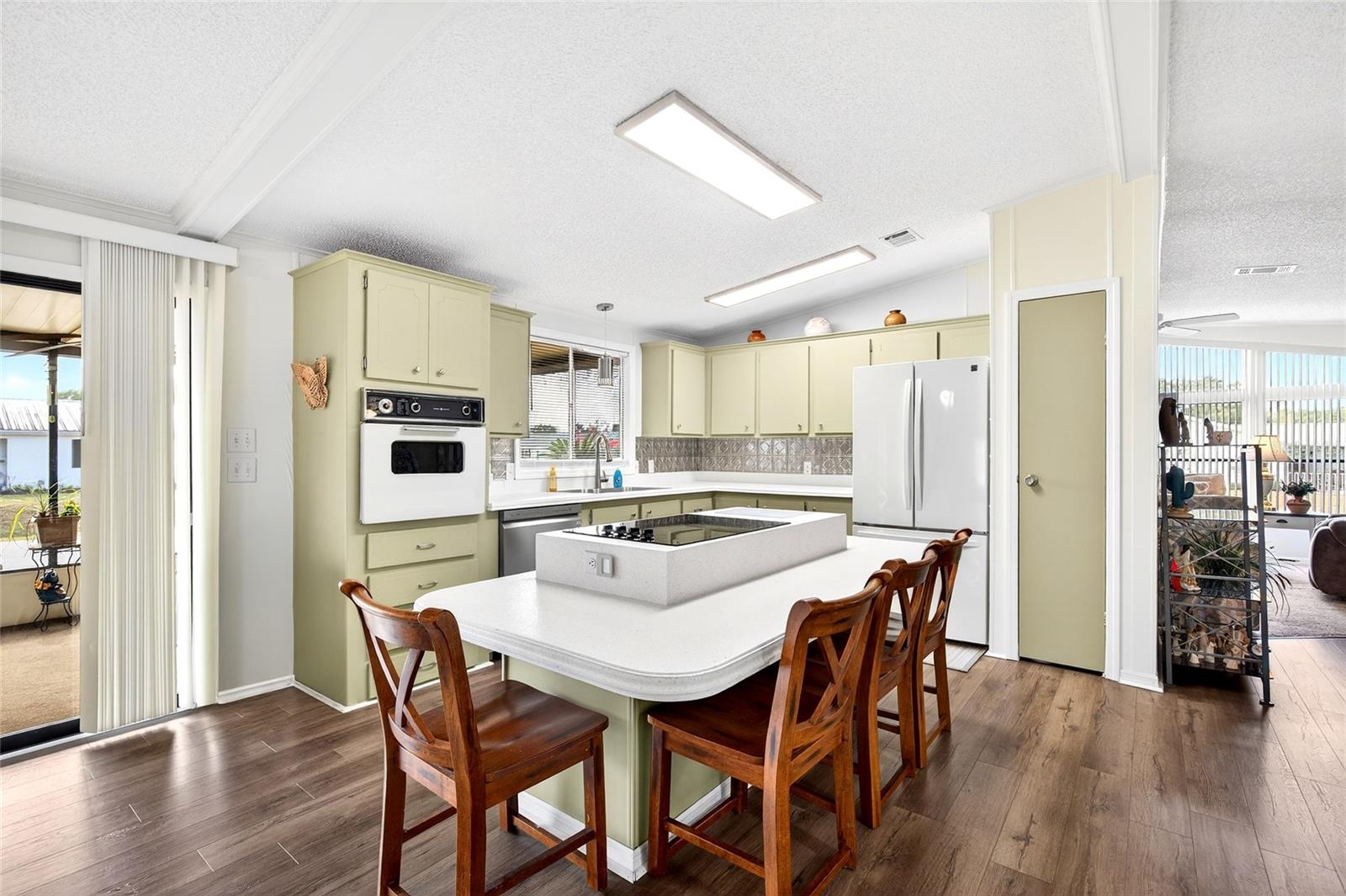 Image 16 of 34 For 8373 62nd Court