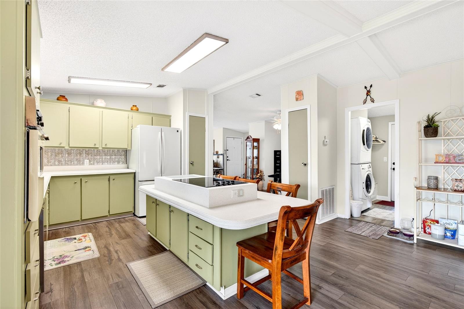 Image 17 of 34 For 8373 62nd Court