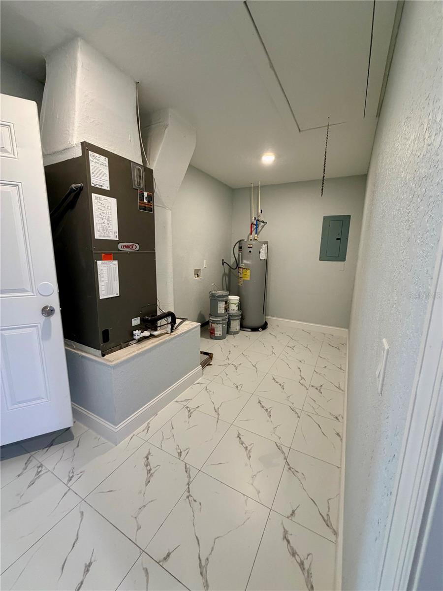 Image 14 of 36 For 1016 Ruth Drive