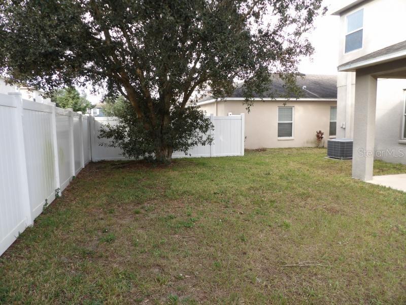 Listing photo id 11 for 12669 Belcroft Drive