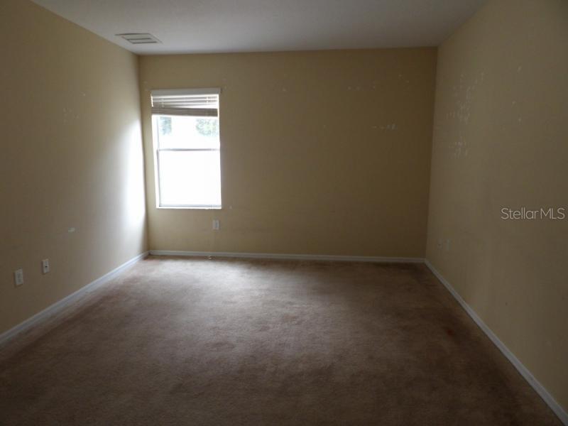 Listing photo id 4 for 12669 Belcroft Drive