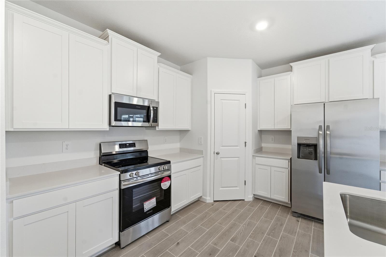 Image 13 of 39 For 6680 89th Loop