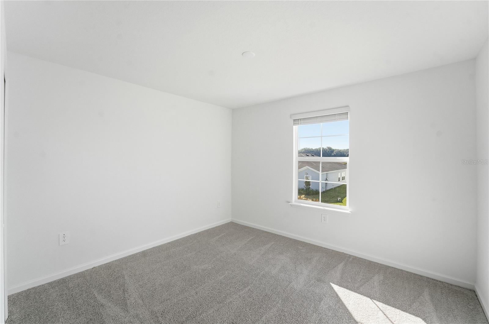 Image 31 of 39 For 6680 89th Loop