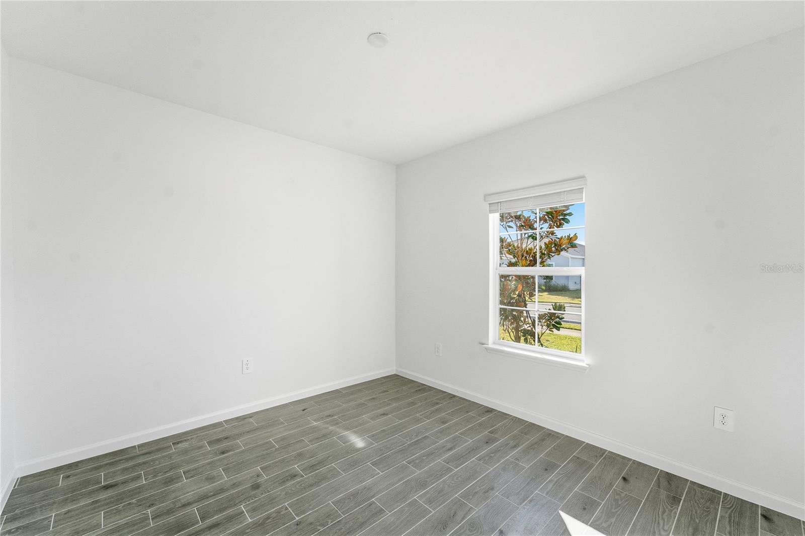 Image 35 of 39 For 6680 89th Loop