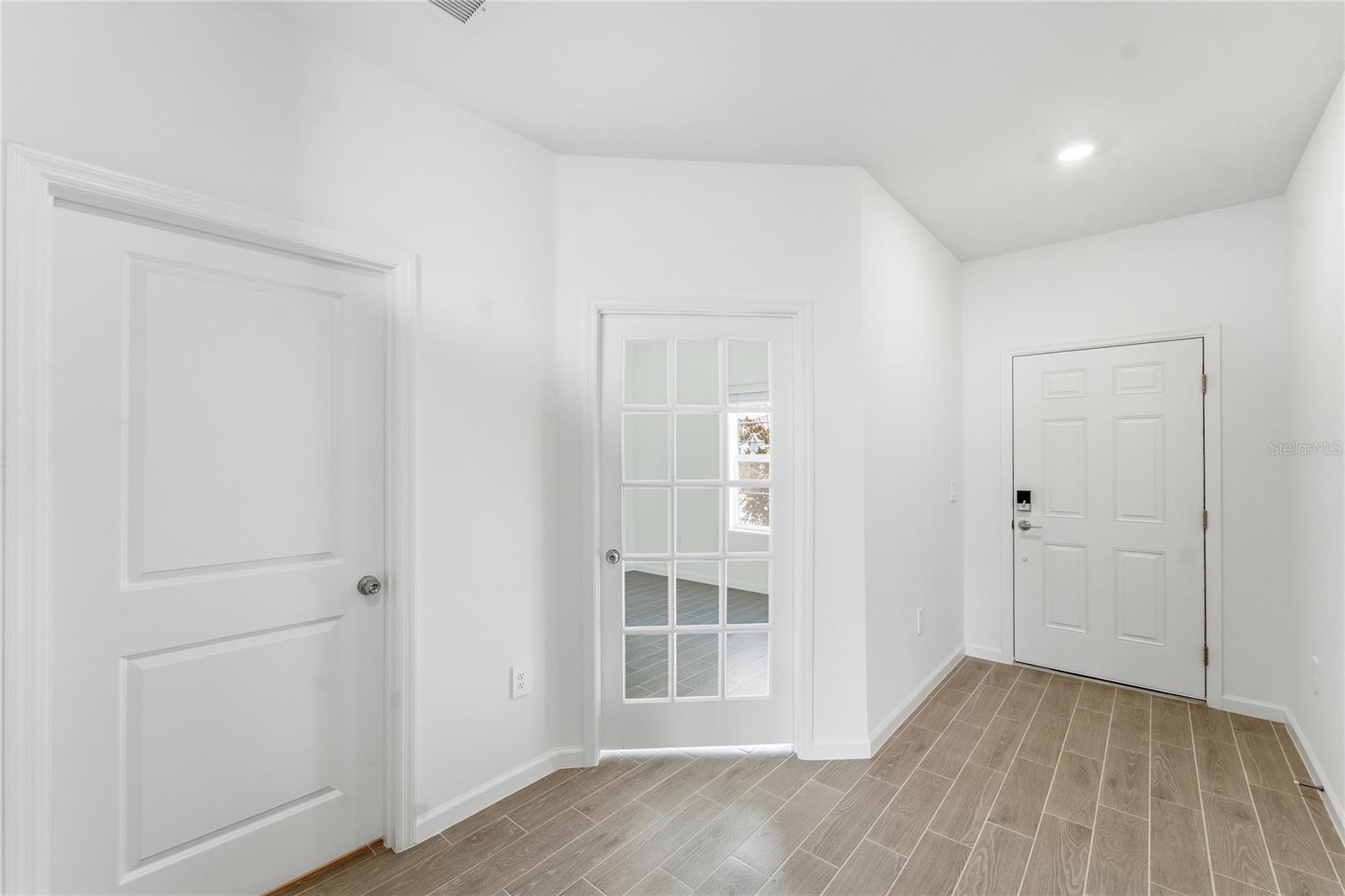 Image 8 of 39 For 6680 89th Loop