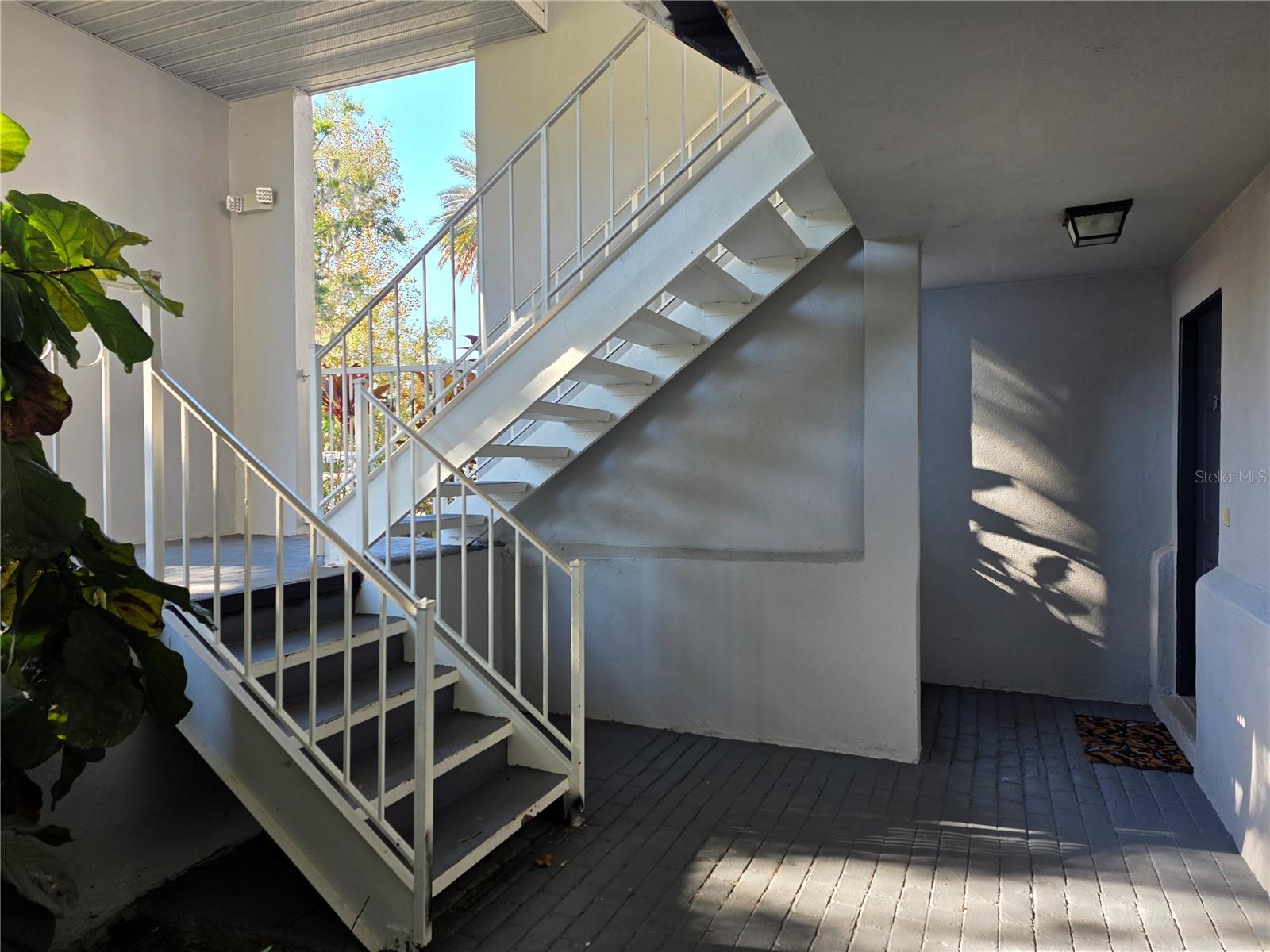 Image 2 of 23 For 1105 Clubside Drive 1105